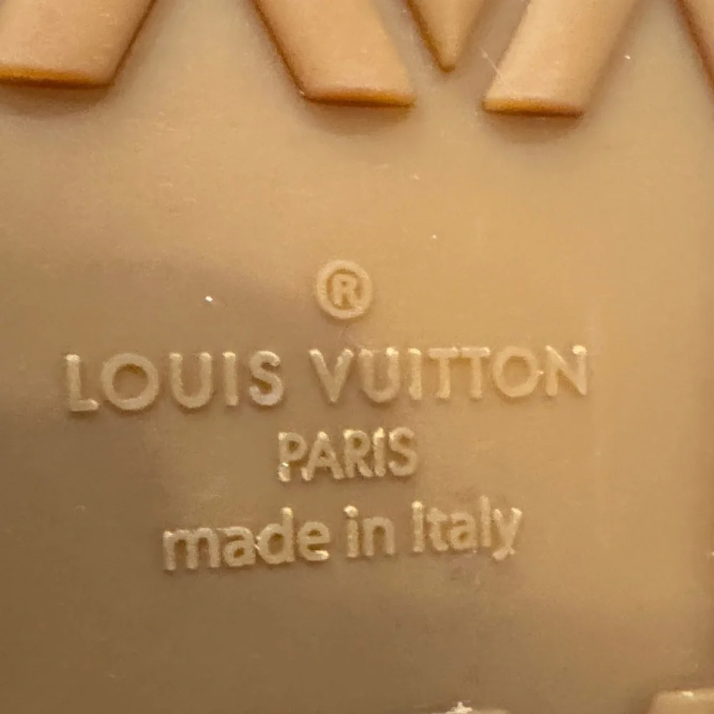 Authentic Louis Vuitton Monogram Beige Sneakers - Picture 12 of 15